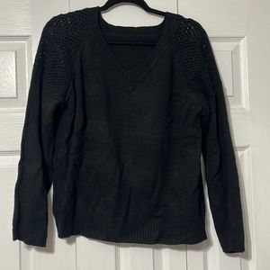 BLACK SWEATER SIZE L